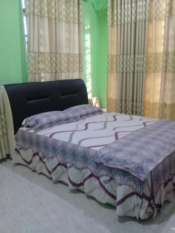 Mirza Homestay Marang Bagian luar foto