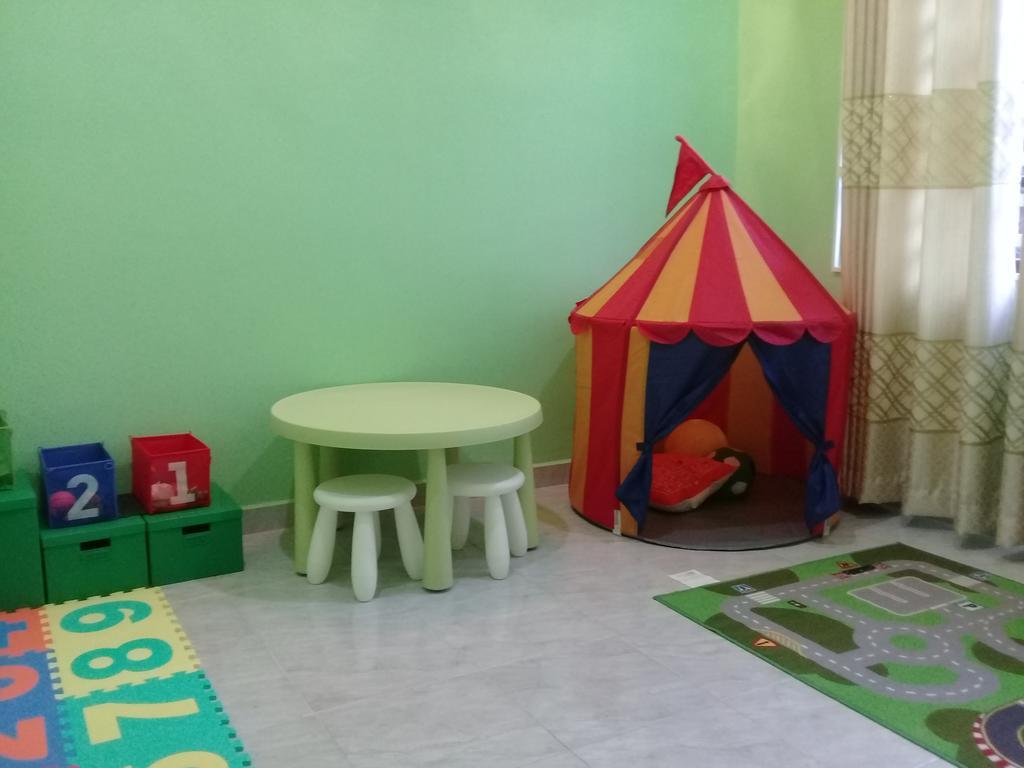 Mirza Homestay Marang Bagian luar foto